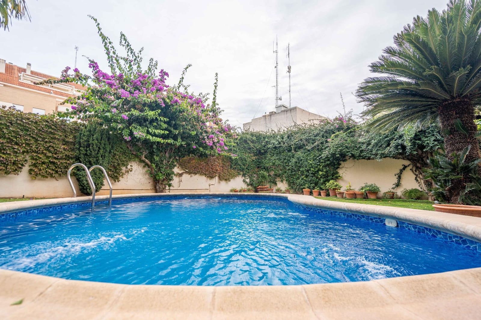 5 soveværelse Villa til salg i Canals med swimmingpool garage - € 699.000 (Ref: 9437574)