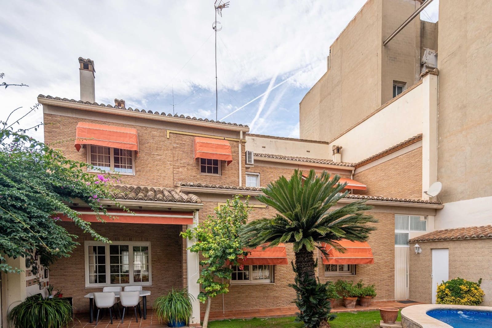 5 soveværelse Villa til salg i Canals med swimmingpool garage - € 699.000 (Ref: 9437574)