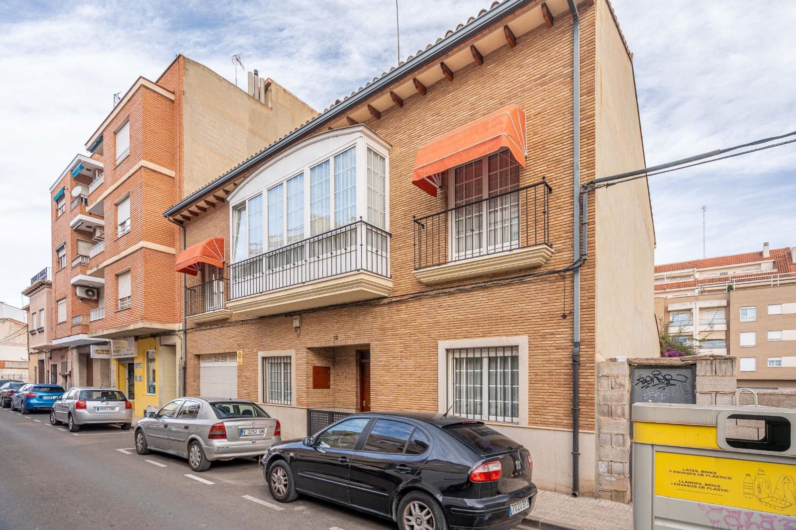 5 soveværelse Villa til salg i Canals med swimmingpool garage - € 699.000 (Ref: 9437574)