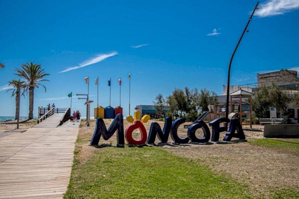 3 soverom Rekkehus til salgs i Moncofa med garasje - € 332 000 (Ref: 9450425)