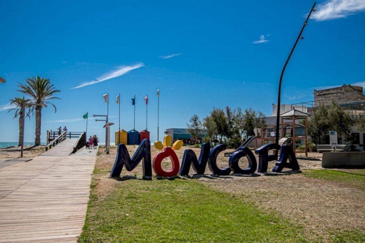 3 sovrum Radhus till salu i Moncofa med garage - 332 000 € (Ref: 9450425)