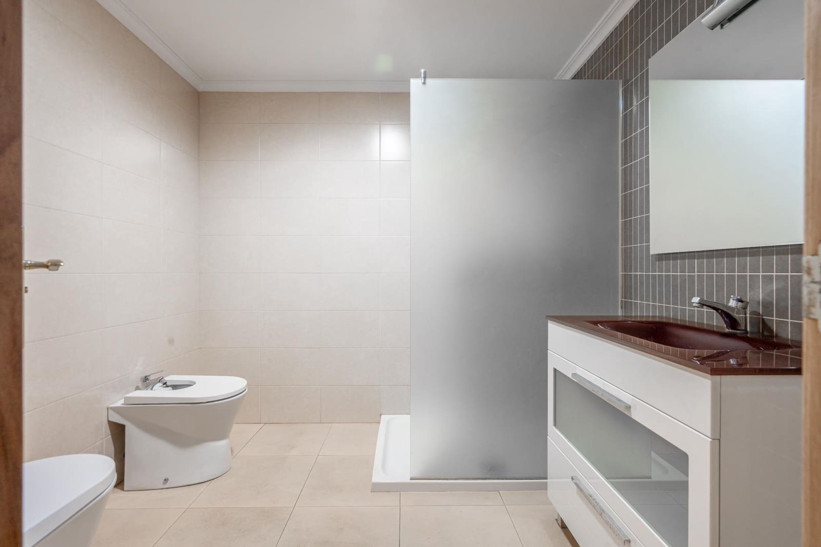 5 soveværelse Lejlighed til salg i Valencia by med garage - € 390.000 (Ref: 9456479)