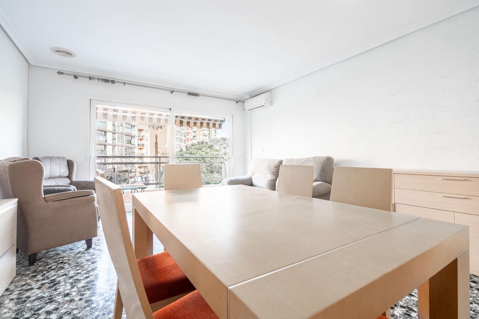 5 soveværelse Lejlighed til salg i Valencia by med garage - € 390.000 (Ref: 9456479)