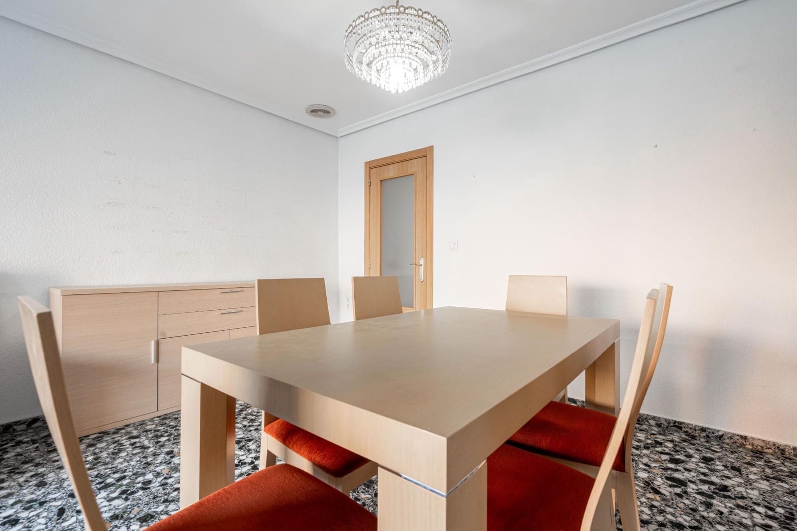 5 soveværelse Lejlighed til salg i Valencia by med garage - € 390.000 (Ref: 9456479)