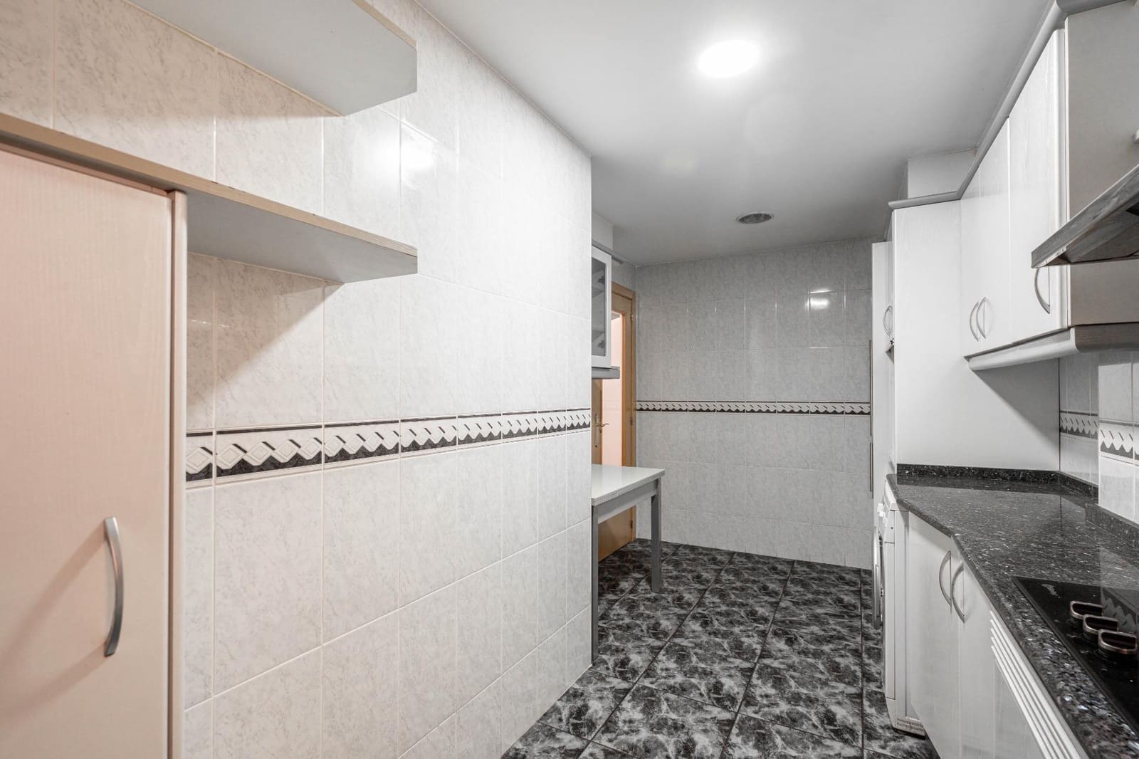 5 soveværelse Lejlighed til salg i Valencia by med garage - € 390.000 (Ref: 9456479)