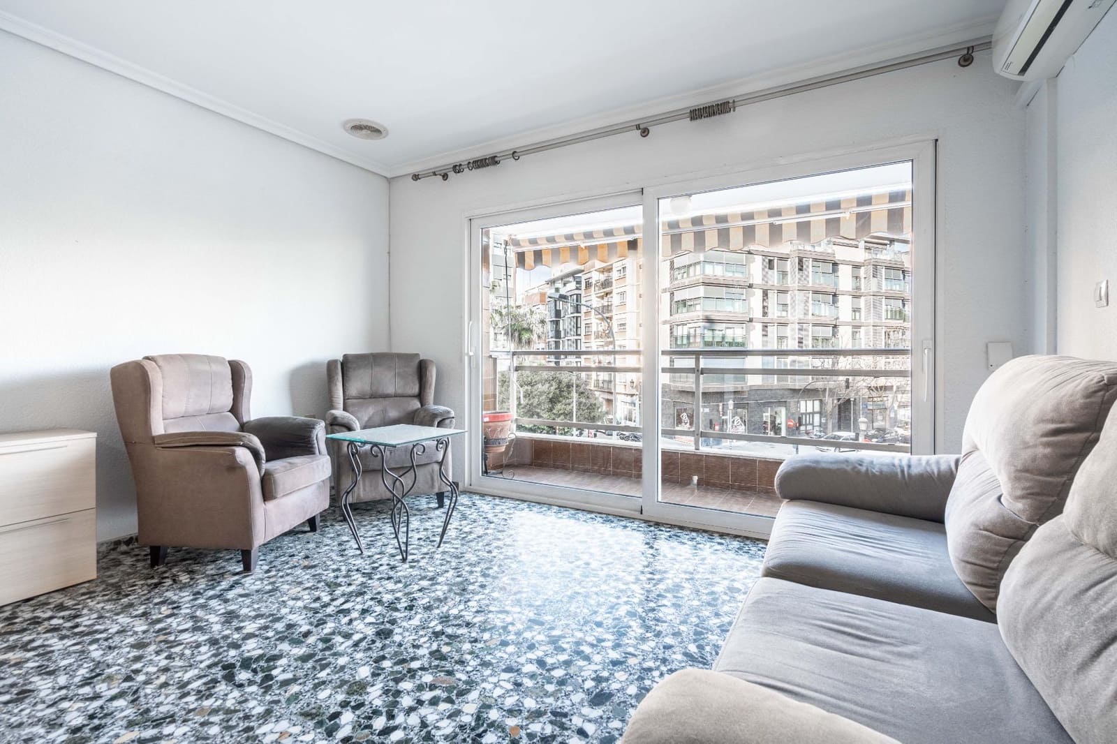 5 soveværelse Lejlighed til salg i Valencia by med garage - € 390.000 (Ref: 9456479)