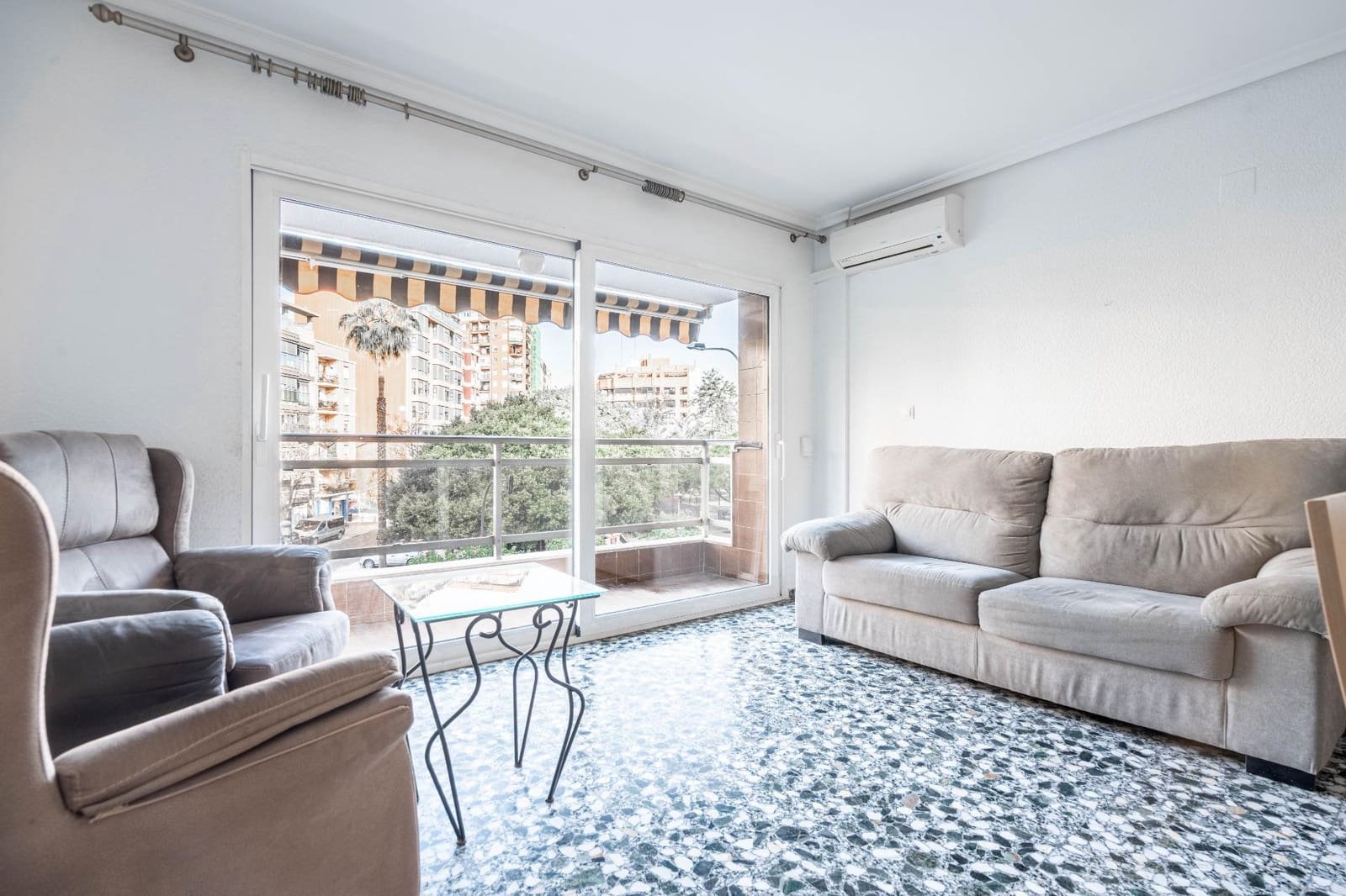 5 soveværelse Lejlighed til salg i Valencia by med garage - € 390.000 (Ref: 9456479)