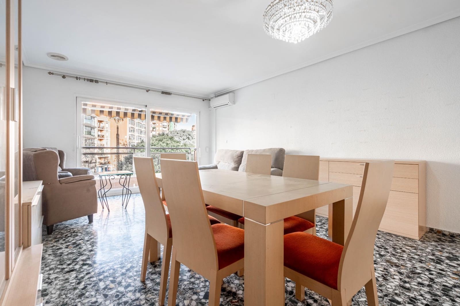 5 soveværelse Lejlighed til salg i Valencia by med garage - € 390.000 (Ref: 9456479)