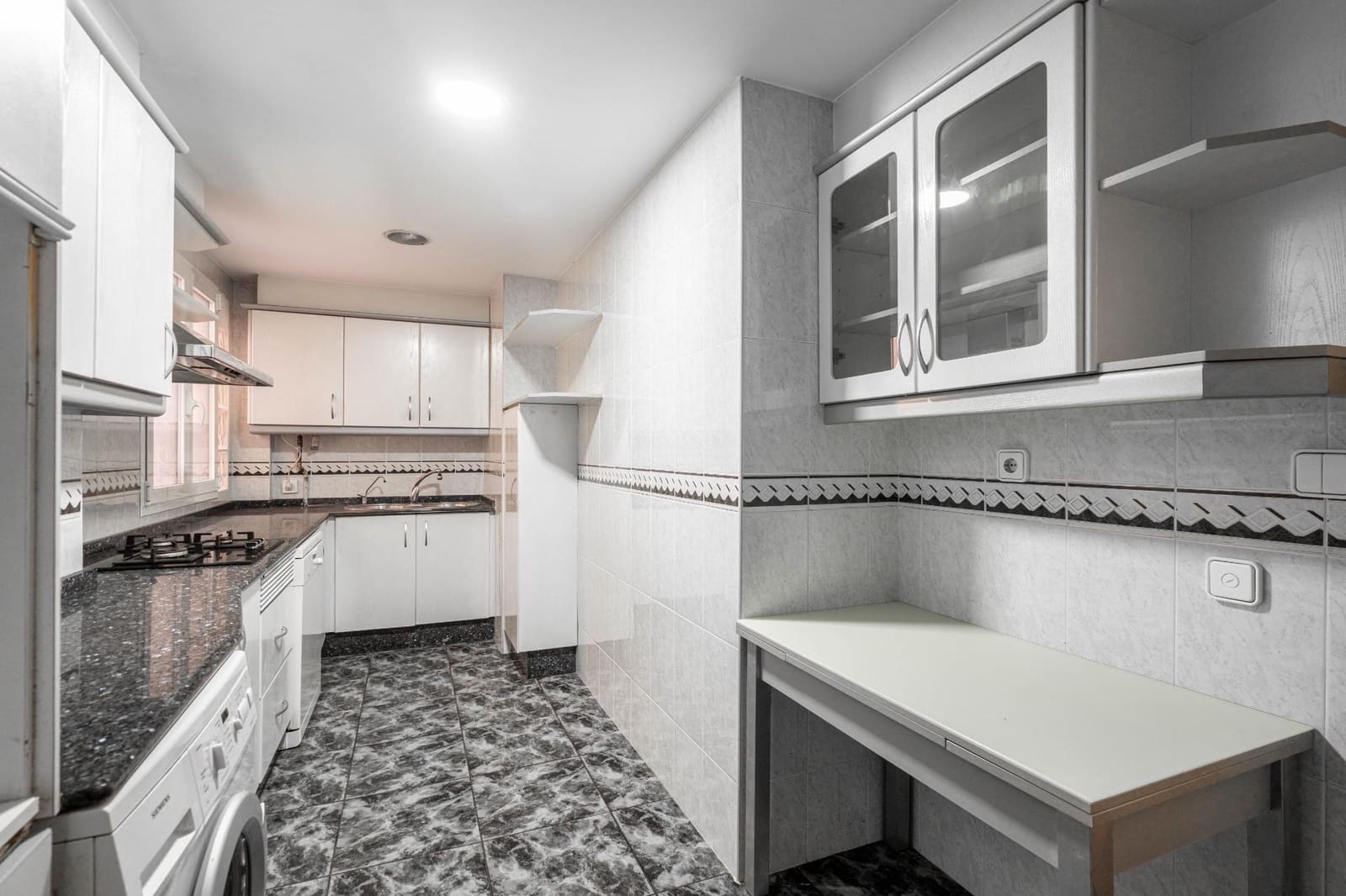 5 soveværelse Lejlighed til salg i Valencia by med garage - € 390.000 (Ref: 9456479)