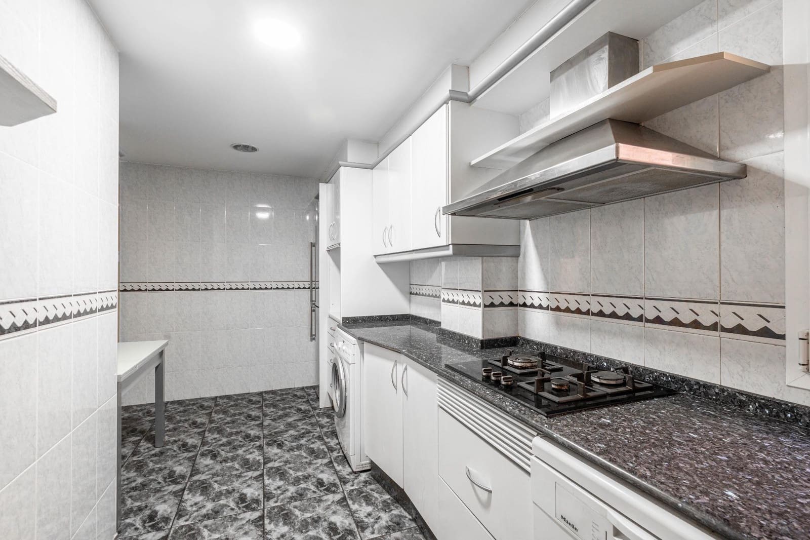 5 soveværelse Lejlighed til salg i Valencia by med garage - € 390.000 (Ref: 9456479)