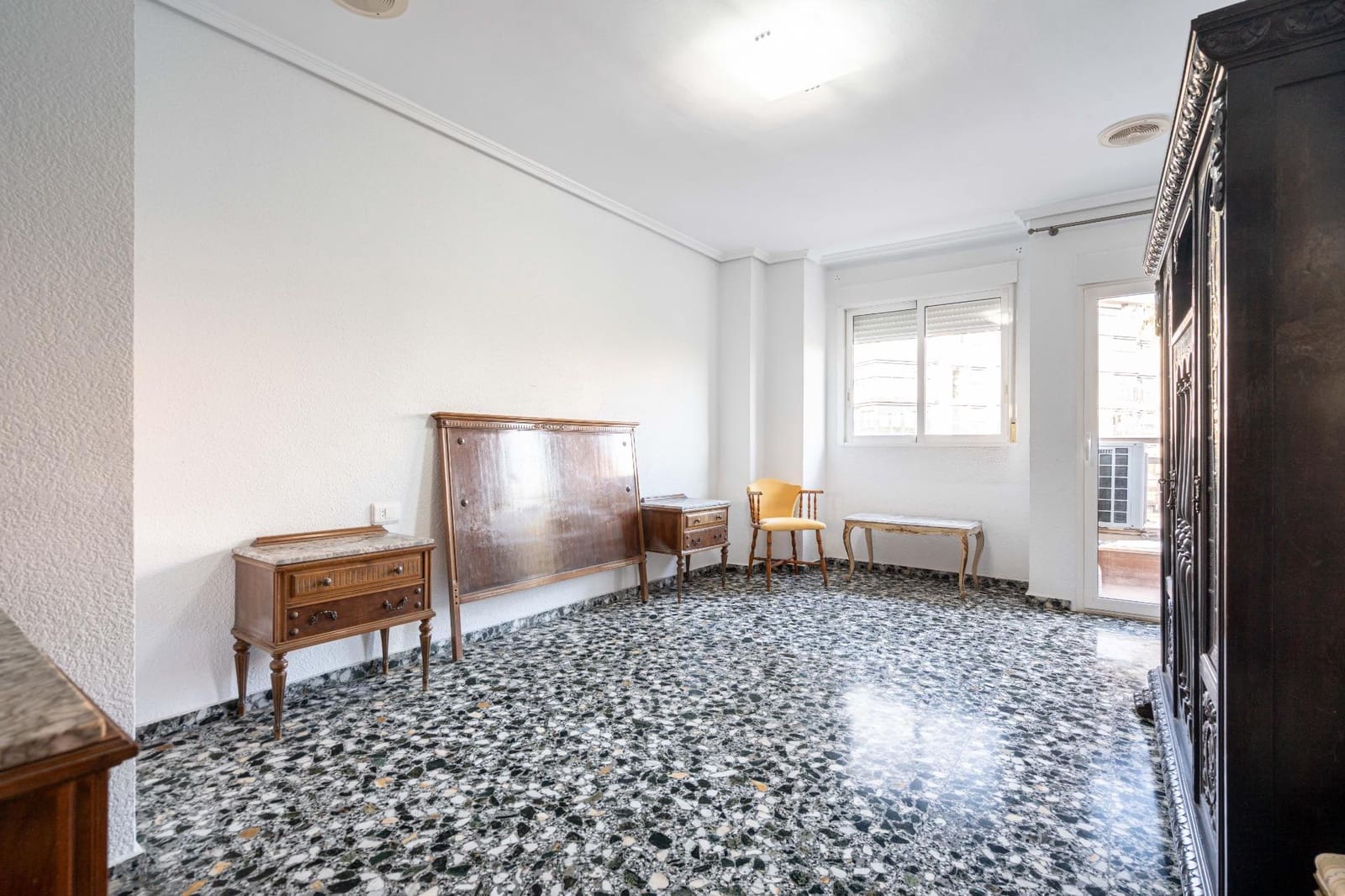 5 soveværelse Lejlighed til salg i Valencia by med garage - € 390.000 (Ref: 9456479)