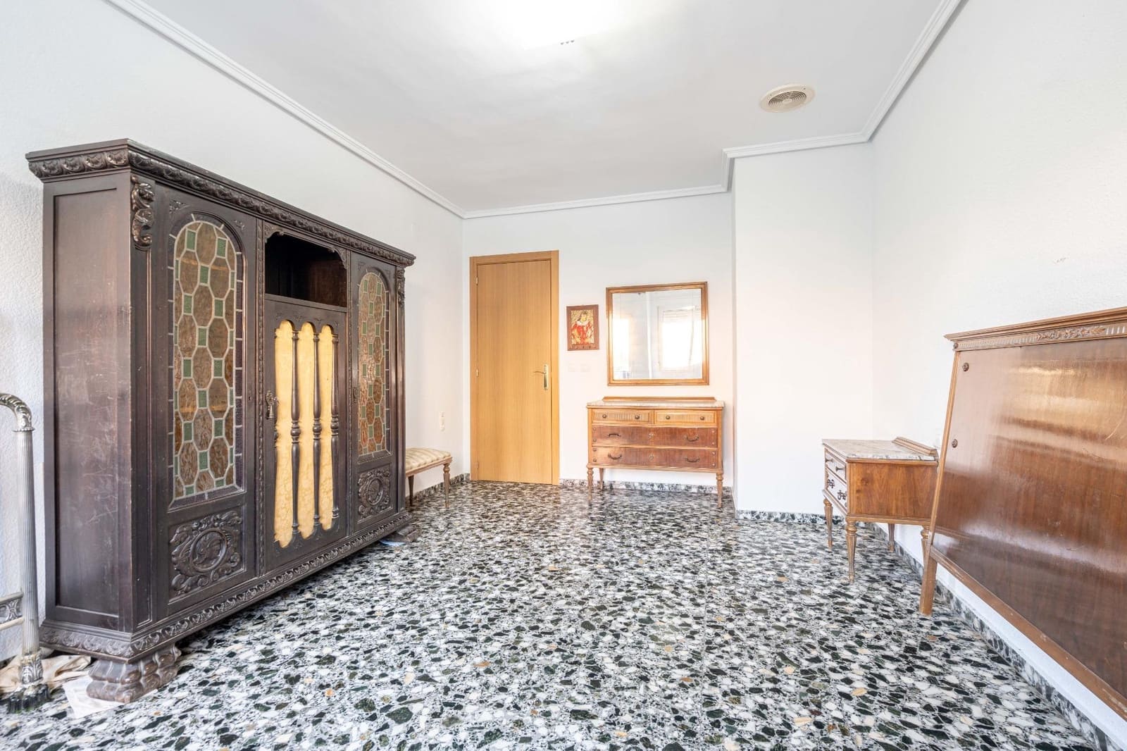 5 soveværelse Lejlighed til salg i Valencia by med garage - € 390.000 (Ref: 9456479)