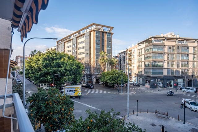 5 soveværelse Lejlighed til salg i En Corts, Valencia by med garage - € 390.000 (Ref: 9456479)
