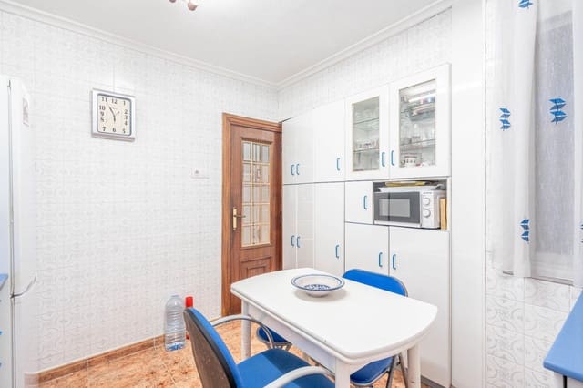 3 slaapkamer Flat te koop in Camins al Grau, Valencia stad - € 249.000 (Ref: 9473085)