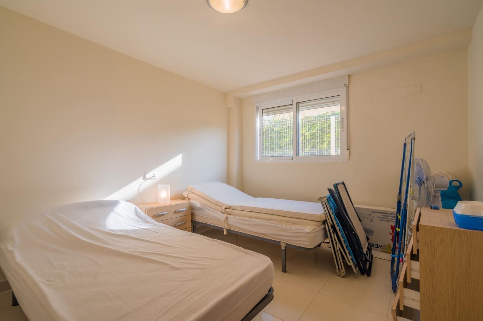 3 soveværelse Semi-Rækkehus til salg i Oliva med swimmingpool - € 220.000 (Ref: 9513560)