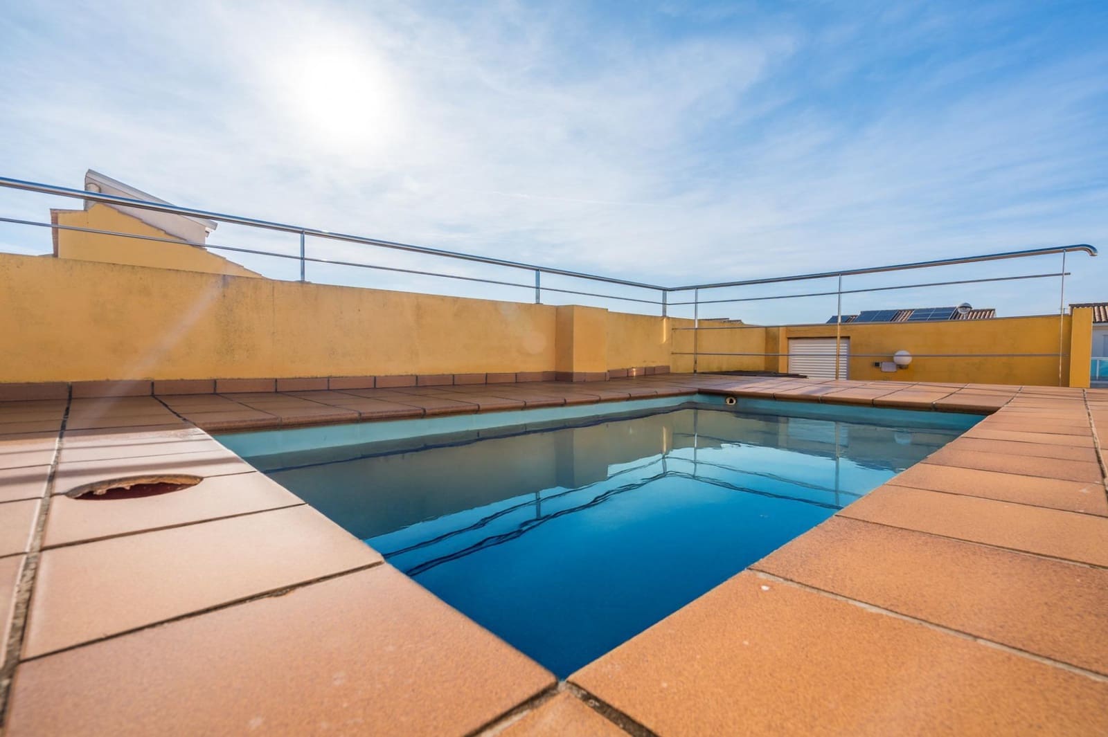 3 soveværelse Semi-Rækkehus til salg i Oliva med swimmingpool - € 220.000 (Ref: 9513560)