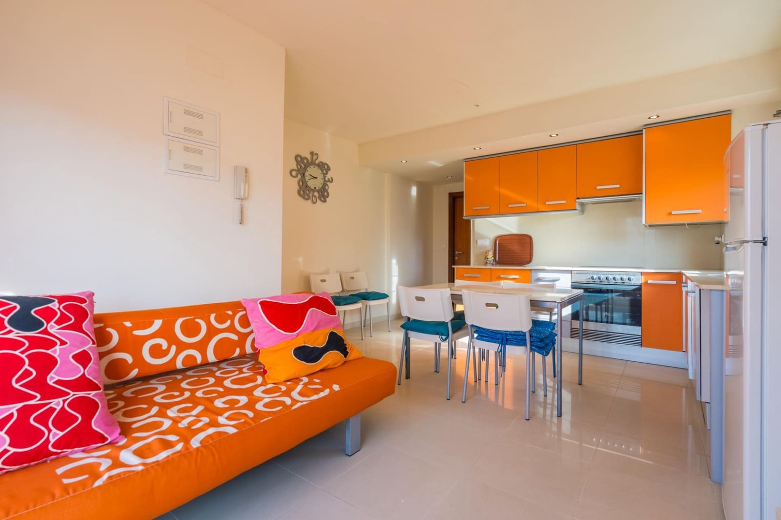 3 soveværelse Semi-Rækkehus til salg i Oliva med swimmingpool - € 220.000 (Ref: 9513560)