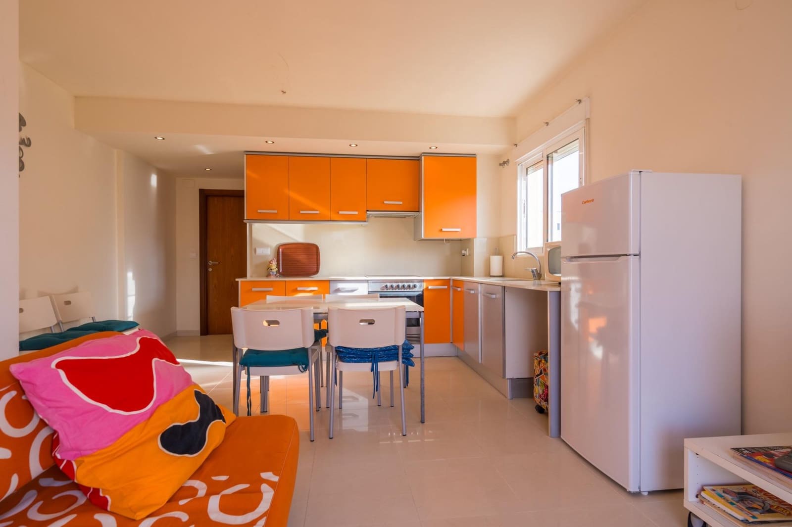 3 soveværelse Semi-Rækkehus til salg i Oliva med swimmingpool - € 220.000 (Ref: 9513560)