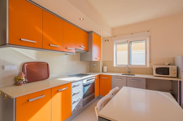 3 soveværelse Semi-Rækkehus til salg i Oliva med swimmingpool - € 220.000 (Ref: 9513560)