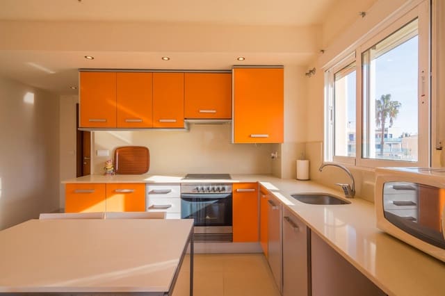 3 soveværelse Semi-Rækkehus til salg i Oliva med swimmingpool - € 220.000 (Ref: 9513560)