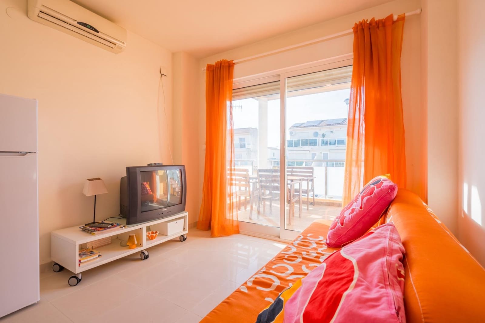 3 soveværelse Semi-Rækkehus til salg i Oliva med swimmingpool - € 220.000 (Ref: 9513560)