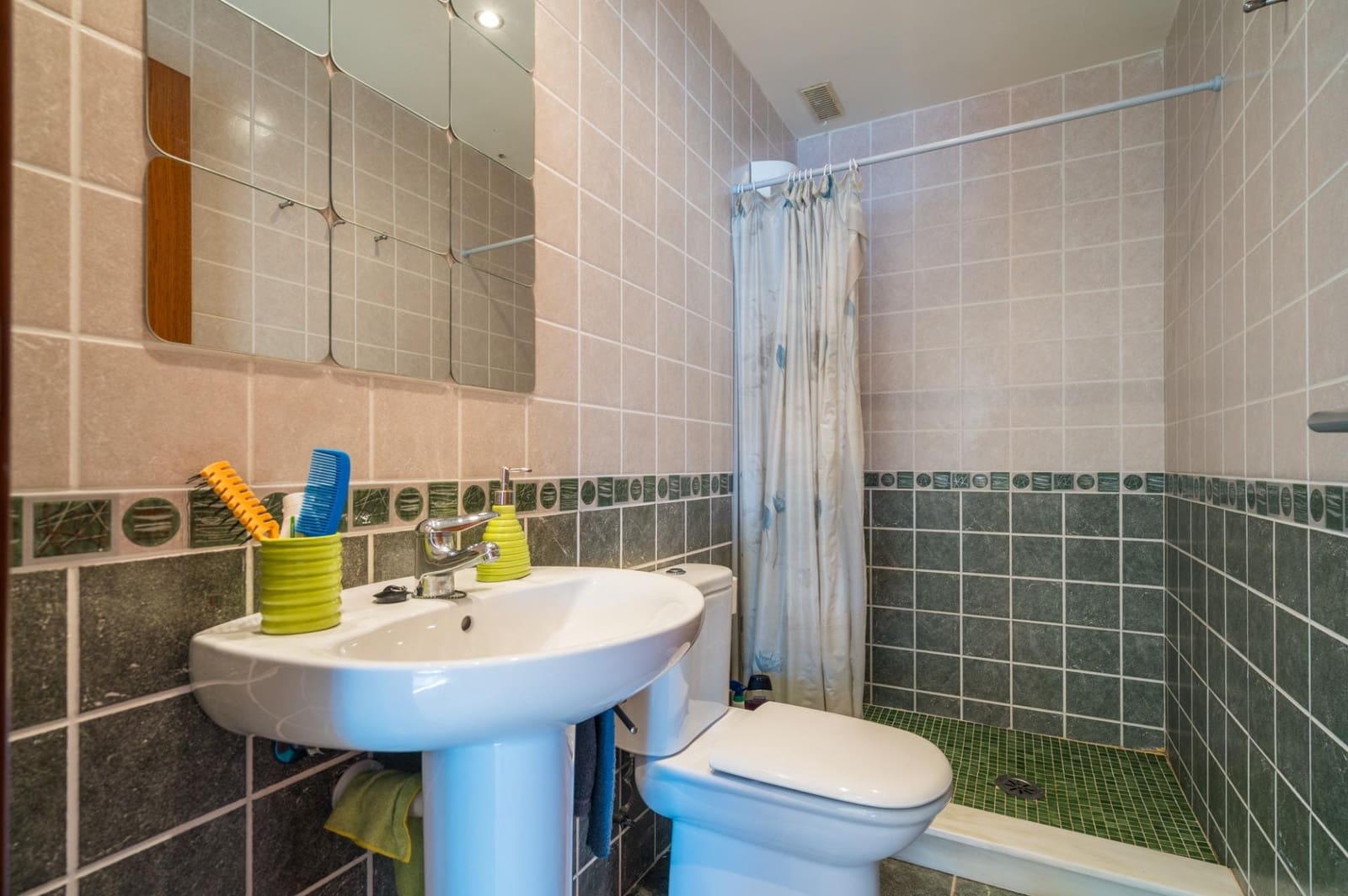 3 soveværelse Semi-Rækkehus til salg i Oliva med swimmingpool - € 220.000 (Ref: 9513560)