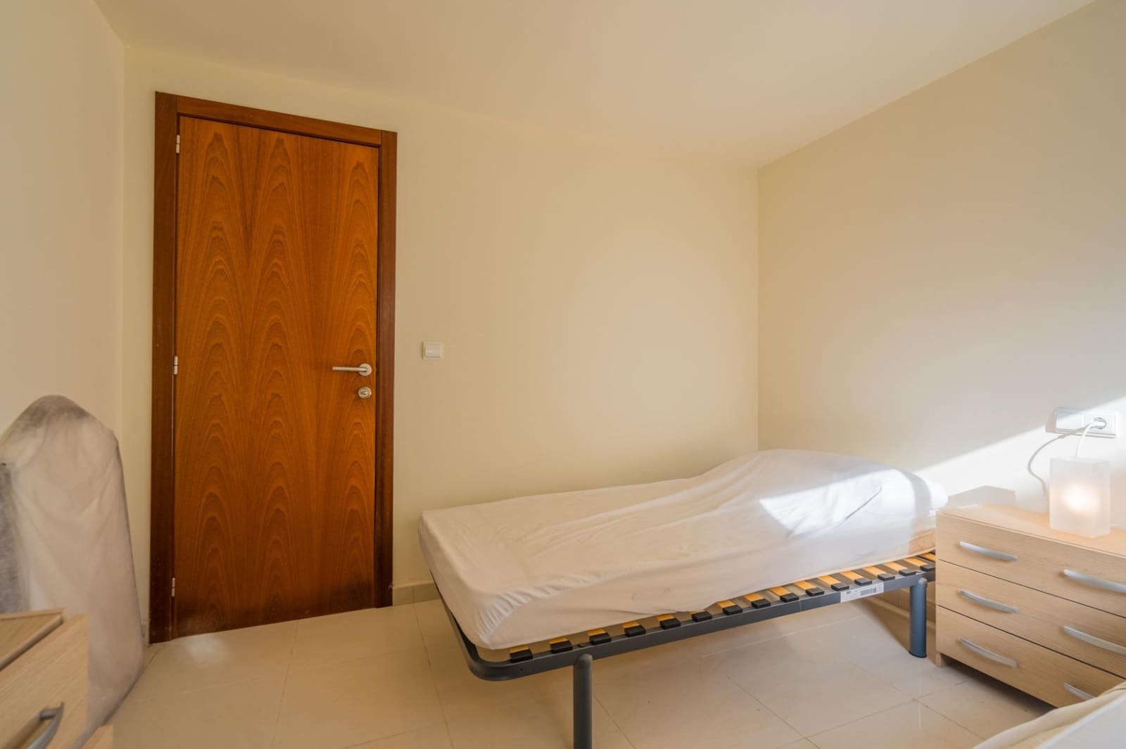 3 soveværelse Semi-Rækkehus til salg i Oliva med swimmingpool - € 220.000 (Ref: 9513560)