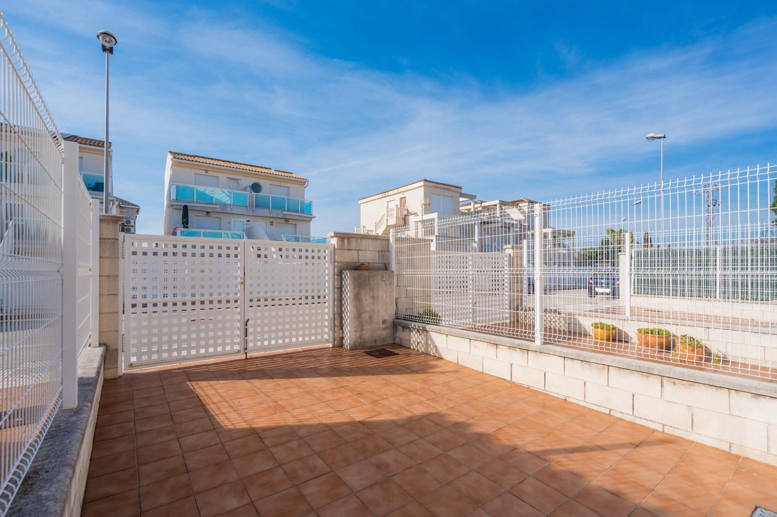 3 soveværelse Semi-Rækkehus til salg i Oliva med swimmingpool - € 220.000 (Ref: 9513560)