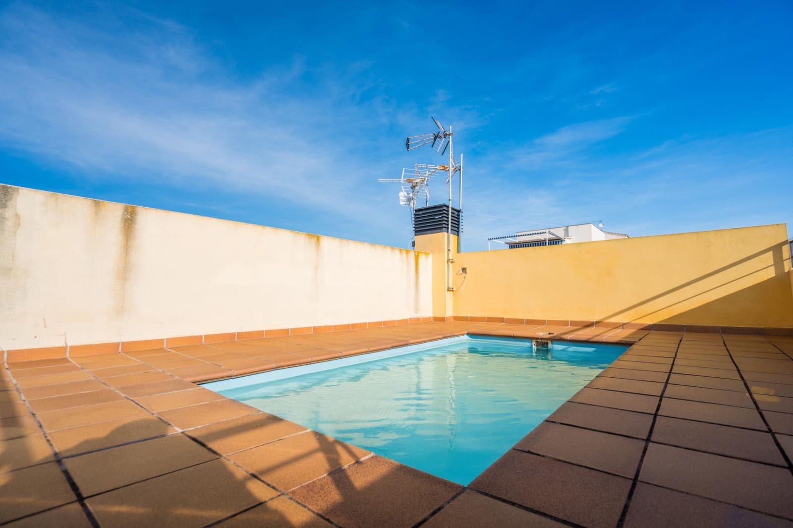 3 soveværelse Semi-Rækkehus til salg i Oliva med swimmingpool - € 220.000 (Ref: 9513560)