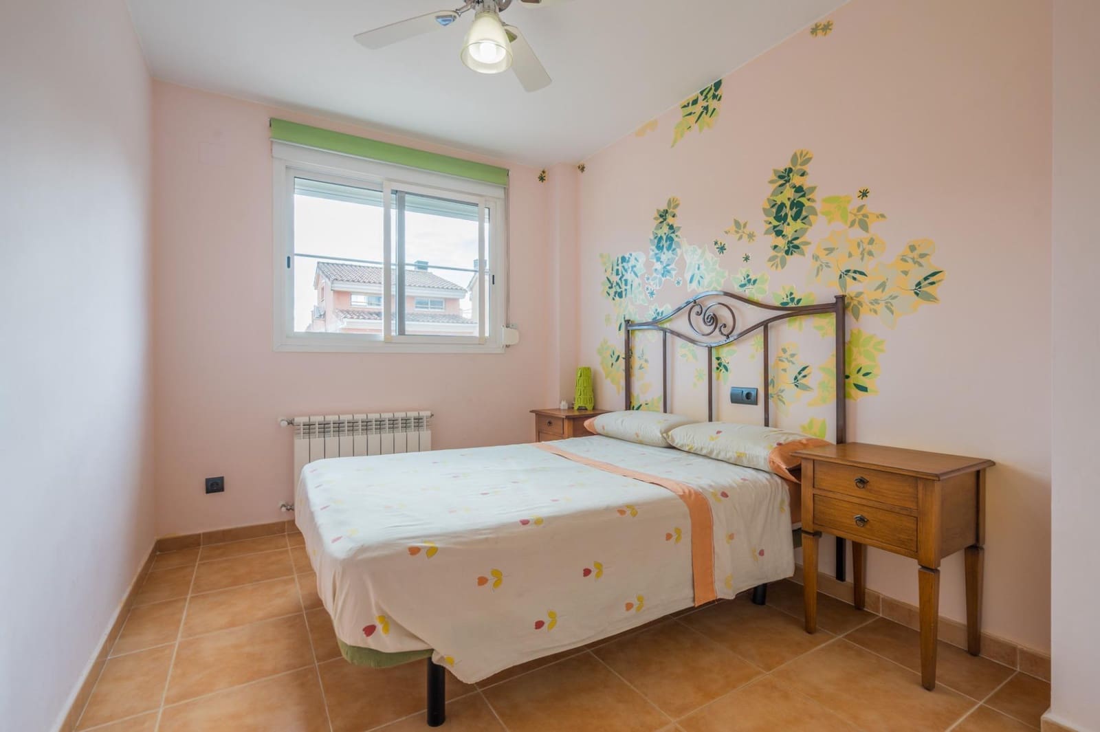 6 bedroom Villa for sale in Moncada with pool - € 420,000 (Ref: 9536306)