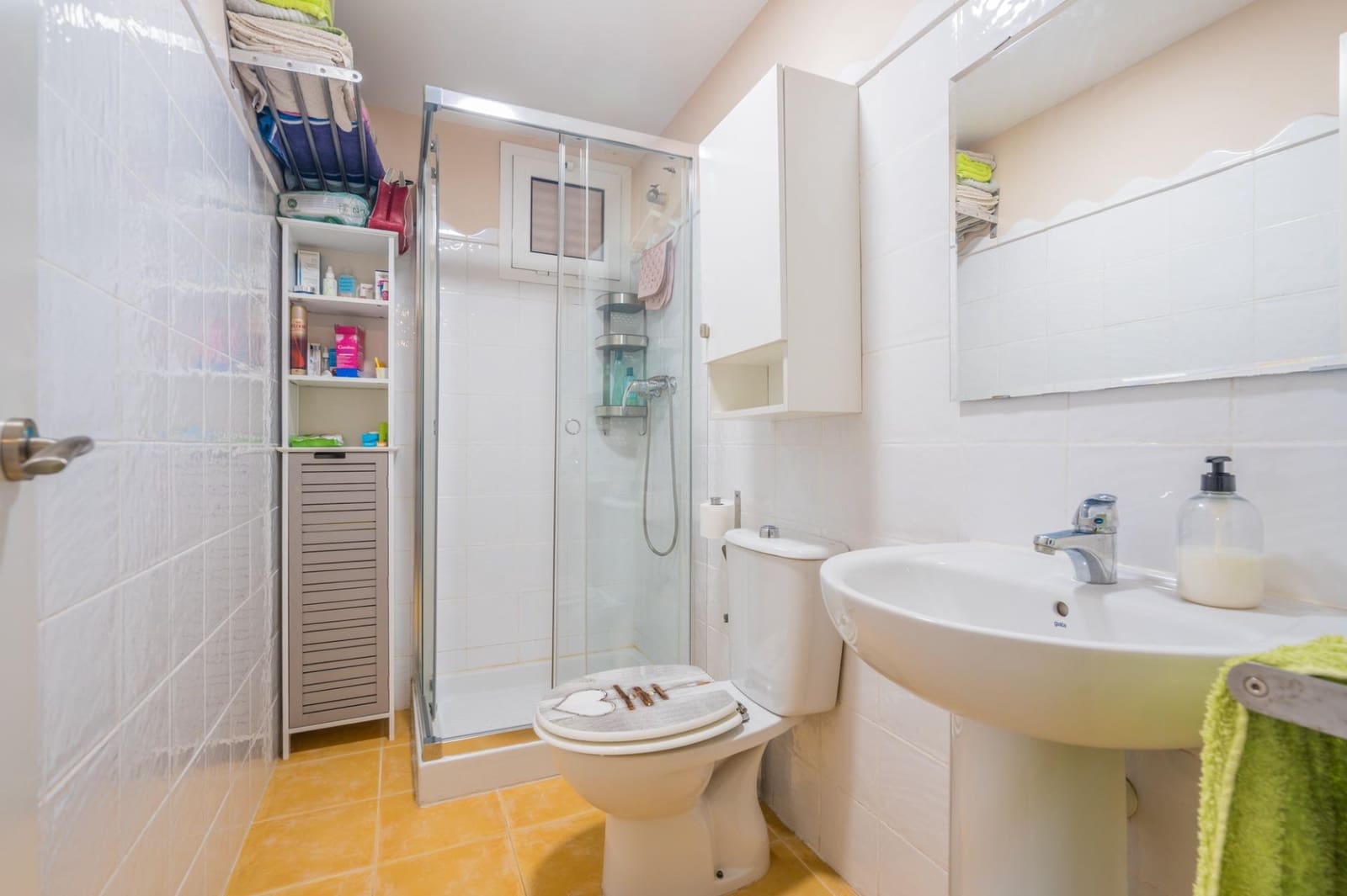 6 bedroom Villa for sale in Moncada with pool - € 420,000 (Ref: 9536306)