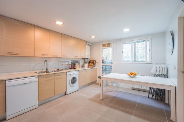 6 soverom Villa til salgs i Moncada med svømmebasseng - € 420 000 (Ref: 9536306)