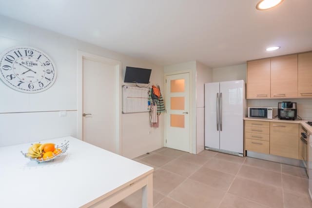 6 soverom Villa til salgs i Moncada med svømmebasseng - € 420 000 (Ref: 9536306)