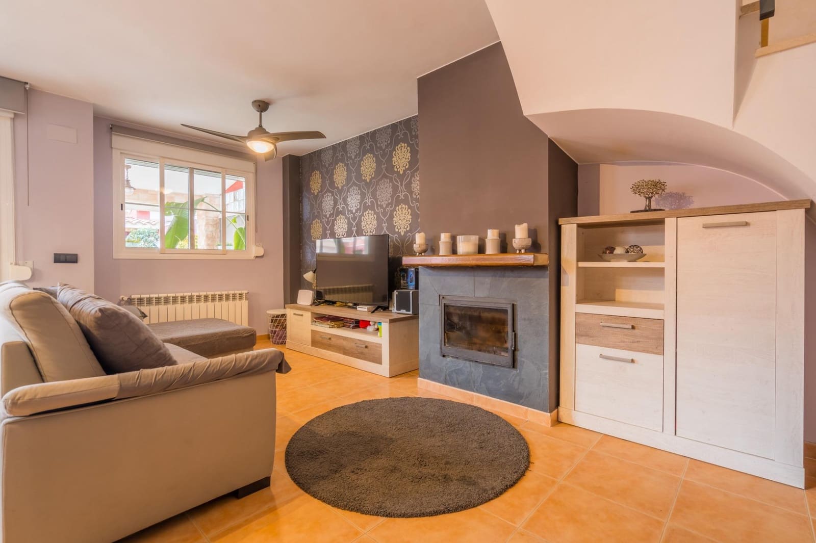 6 bedroom Villa for sale in Moncada with pool - € 420,000 (Ref: 9536306)