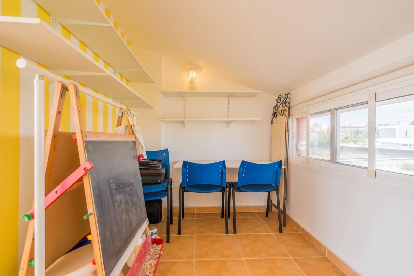 6 bedroom Villa for sale in Moncada with pool - € 420,000 (Ref: 9536306)