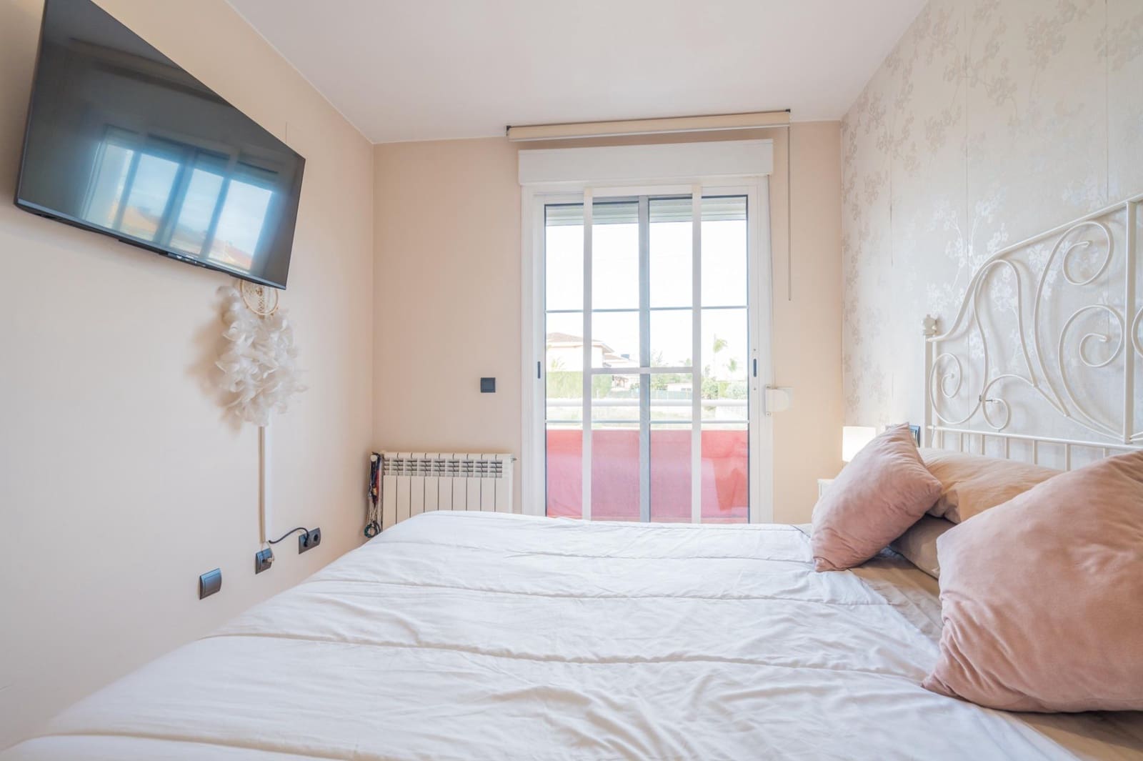 6 bedroom Villa for sale in Moncada with pool - € 420,000 (Ref: 9536306)