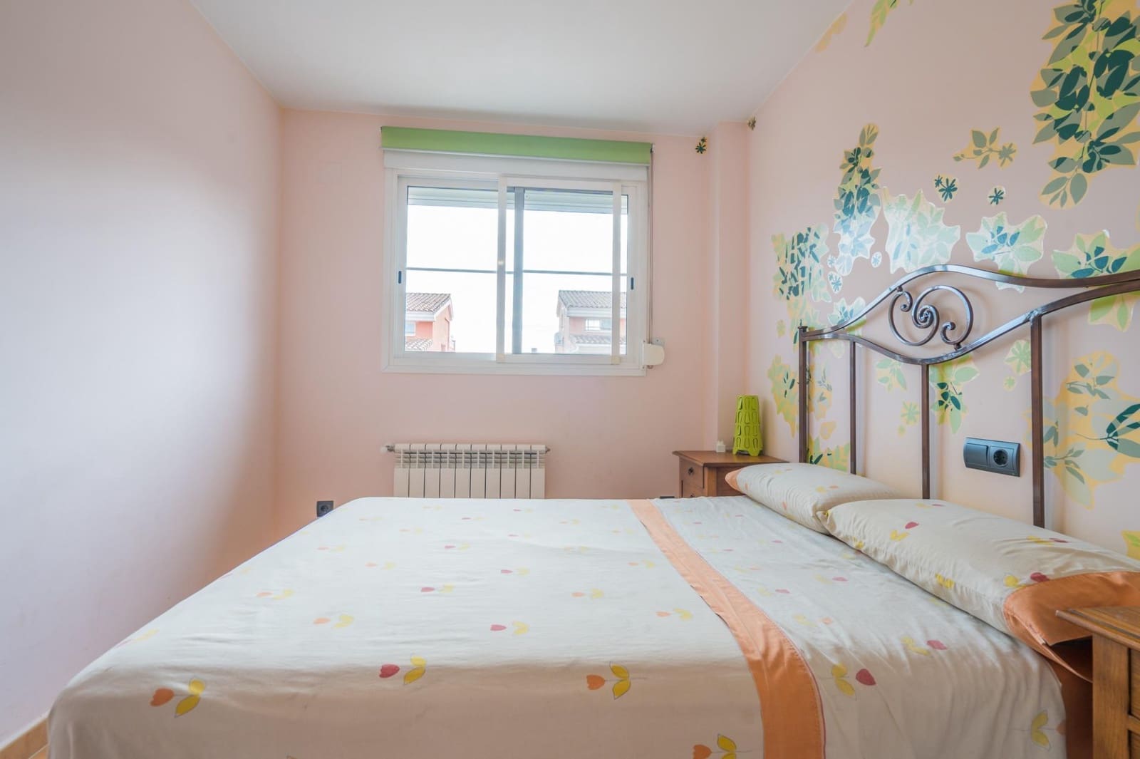 6 bedroom Villa for sale in Moncada with pool - € 420,000 (Ref: 9536306)