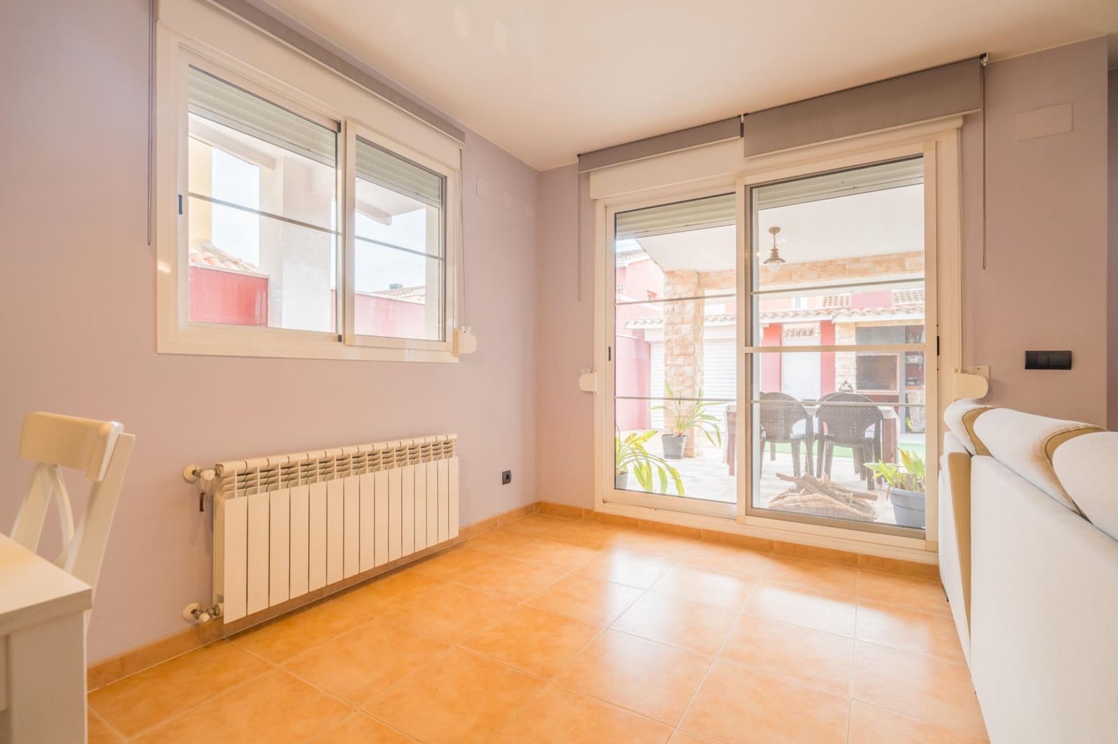 6 bedroom Villa for sale in Moncada with pool - € 420,000 (Ref: 9536306)