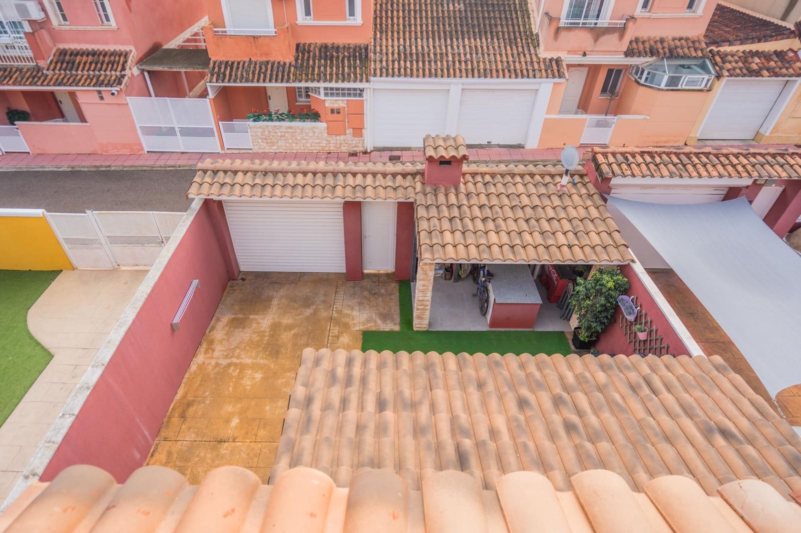 6 bedroom Villa for sale in Moncada with pool - € 420,000 (Ref: 9536306)