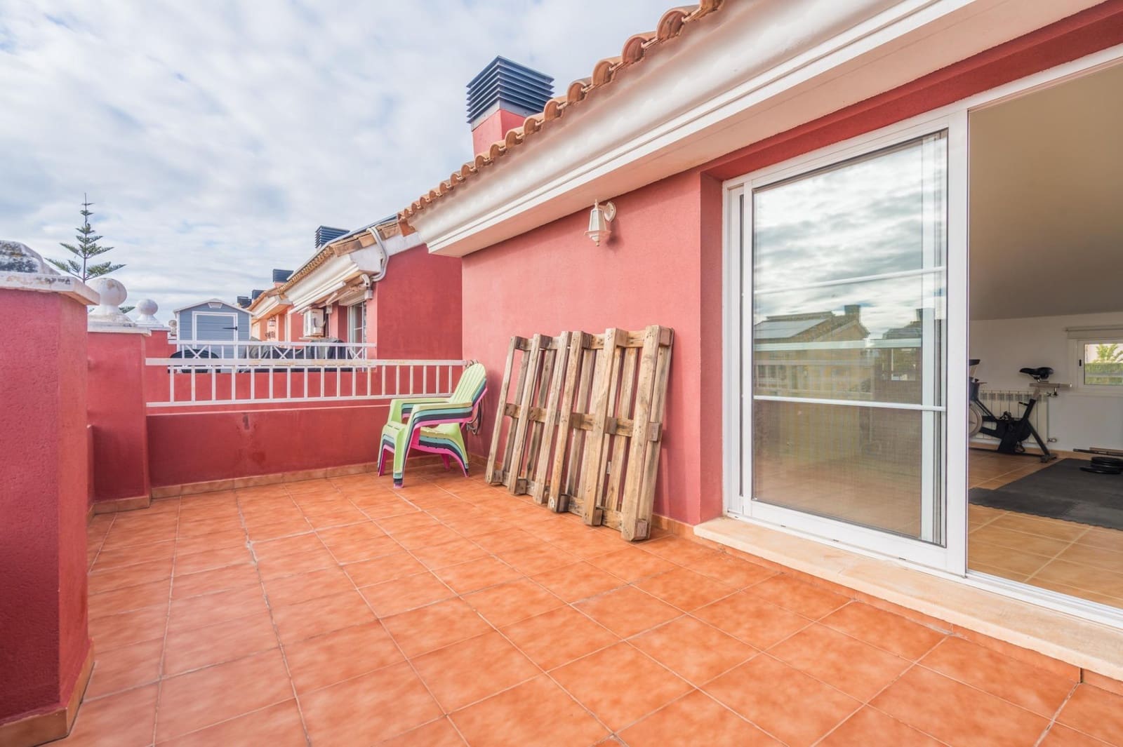 6 bedroom Villa for sale in Moncada with pool - € 420,000 (Ref: 9536306)