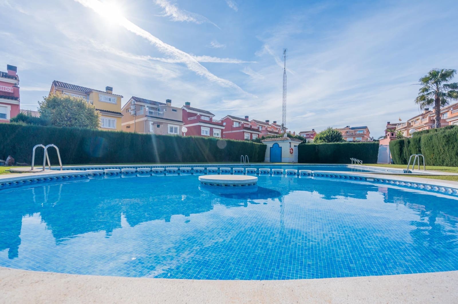 6 bedroom Villa for sale in Moncada with pool - € 420,000 (Ref: 9536306)