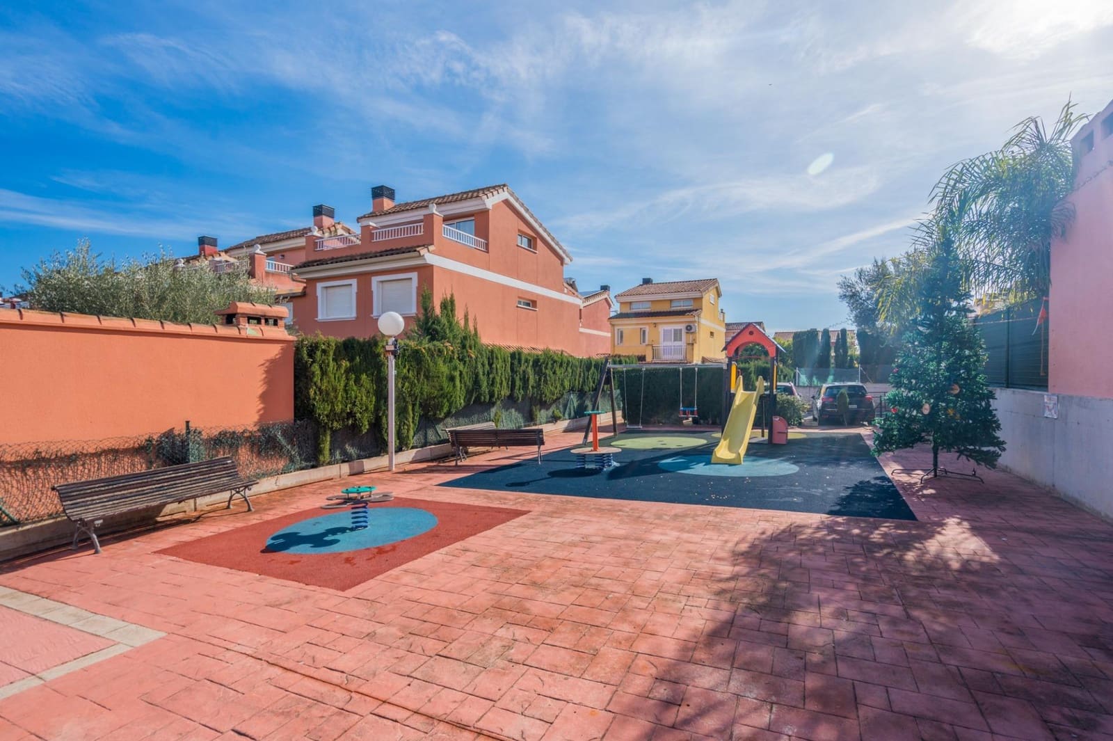 6 bedroom Villa for sale in Moncada with pool - € 420,000 (Ref: 9536306)