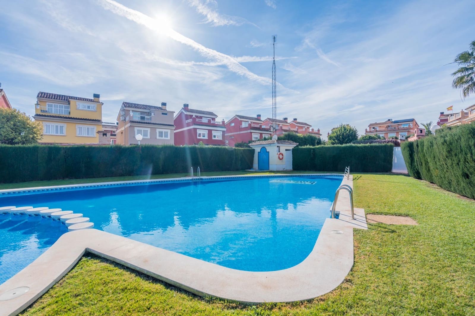 6 bedroom Villa for sale in Moncada with pool - € 420,000 (Ref: 9536306)