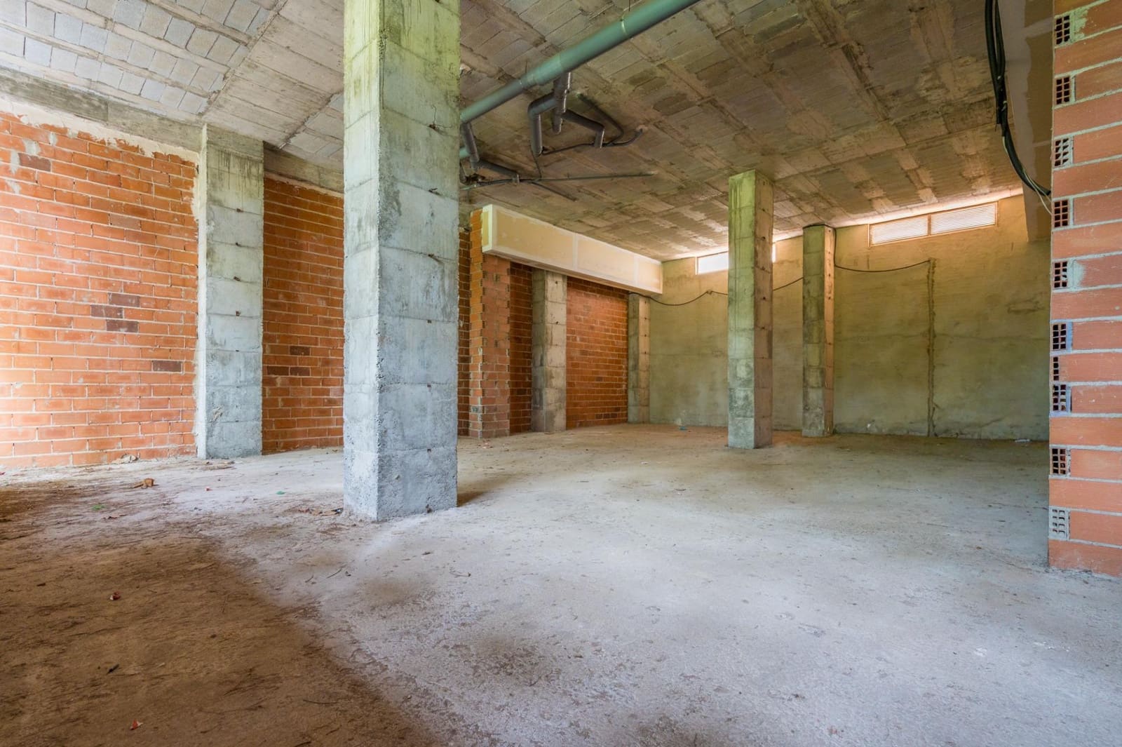 Commercieel te huur in Valencia stad - € 2.500 (Ref: 9556028)