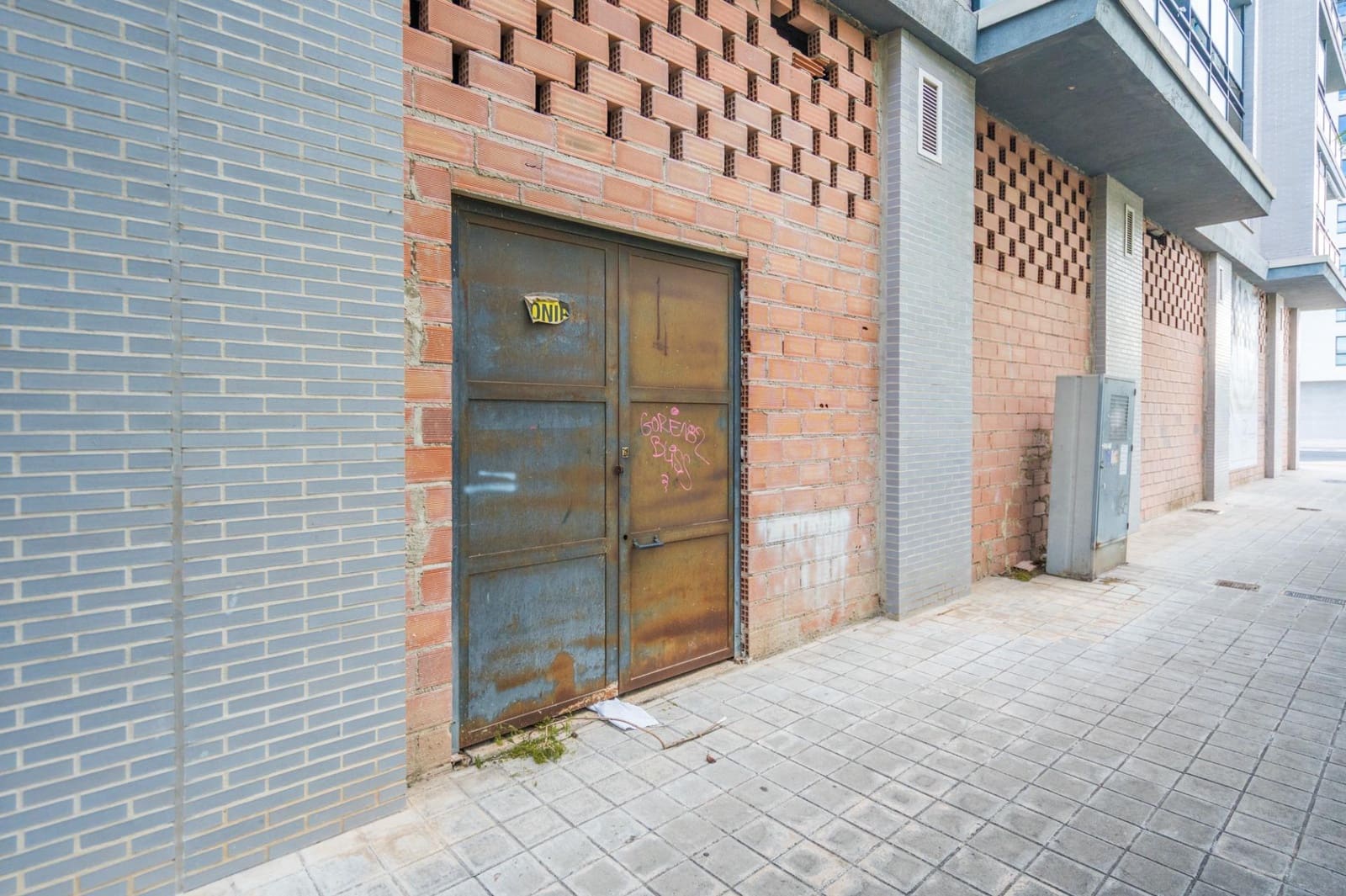 Commercieel te huur in Valencia stad - € 2.500 (Ref: 9556028)