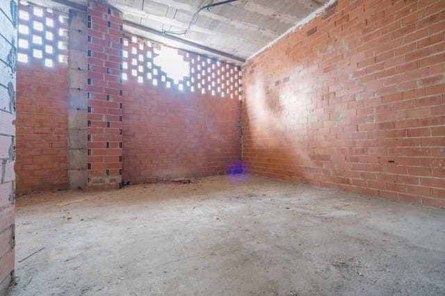 Commercieel te huur in La Punta, Valencia stad - € 1.250 (Ref: 9556029)