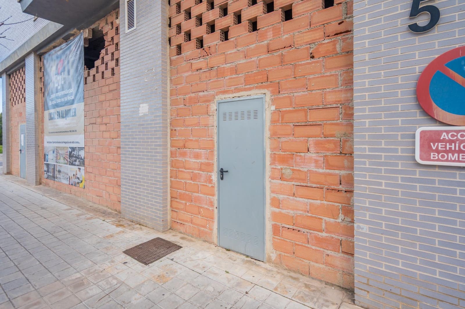 Commercieel te huur in Valencia stad - € 1.250 (Ref: 9556029)