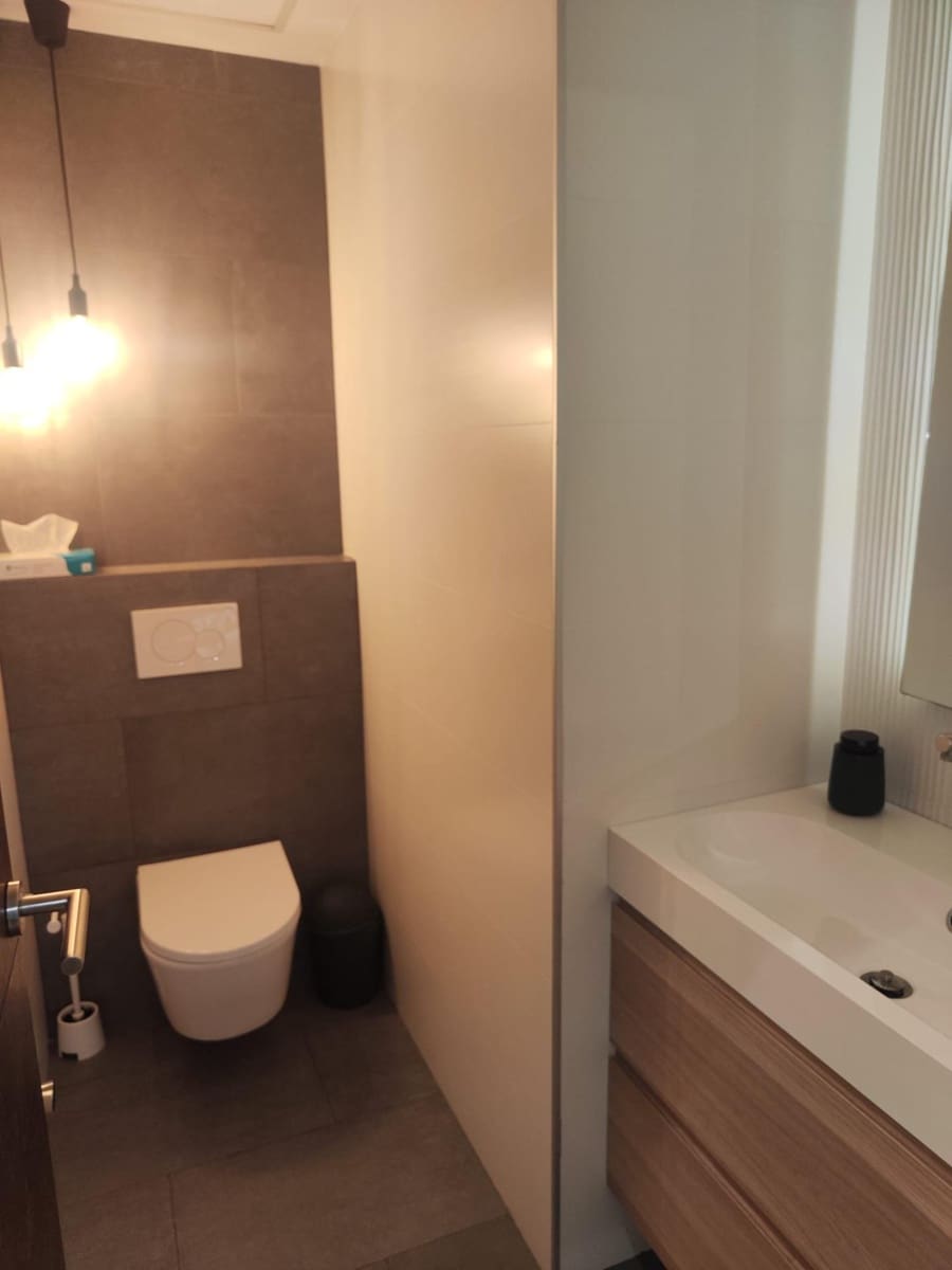 Commercieel te huur in Valencia stad - € 950 (Ref: 9568987)