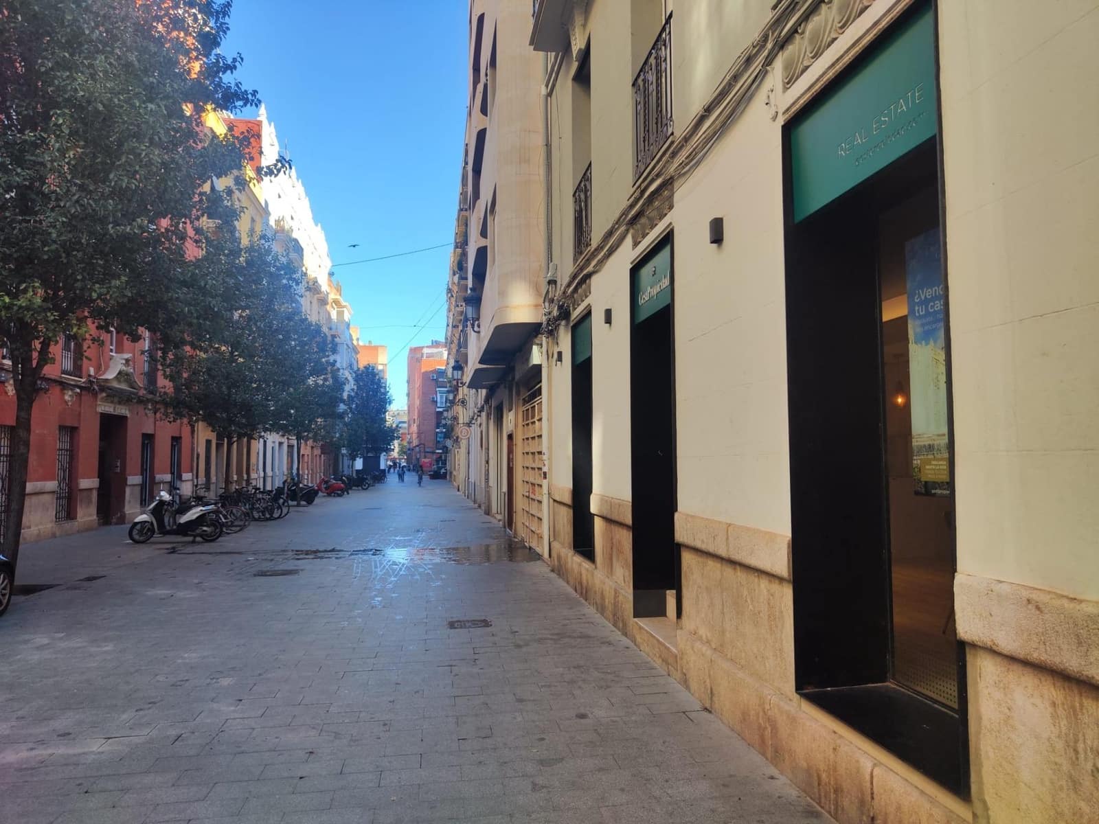 Commercieel te huur in Valencia stad - € 950 (Ref: 9568987)
