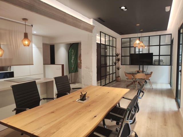 Commercieel te huur in Russafa, Valencia stad - € 950 (Ref: 9568987)